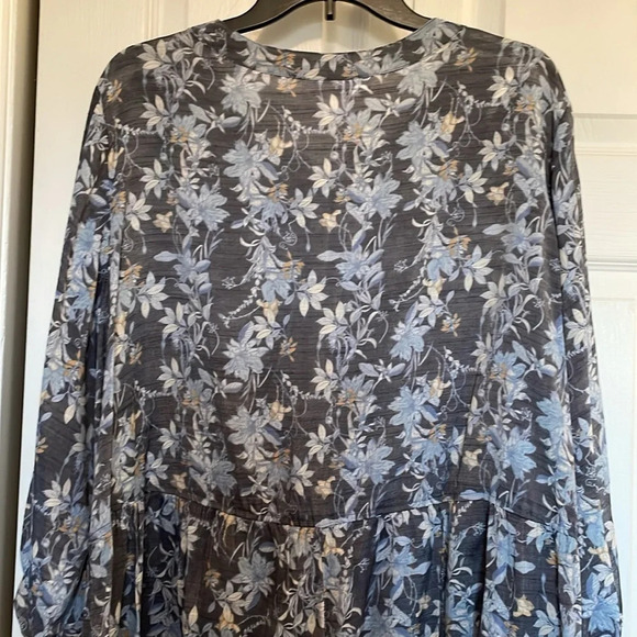 NWT Skye’s The Limit 1X blue floral tunic blouse Working Buttons ruffled bottom - Picture 9 of 13